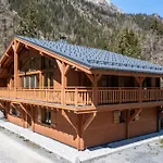 Large For 10 With Beautiful Garden Chalet *