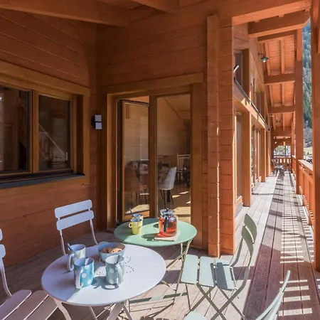 Large For 10 With Beautiful Garden 霞慕尼