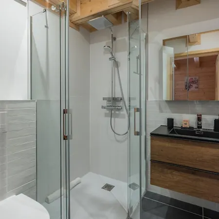 Large For 10 With Beautiful Garden * 霞慕尼