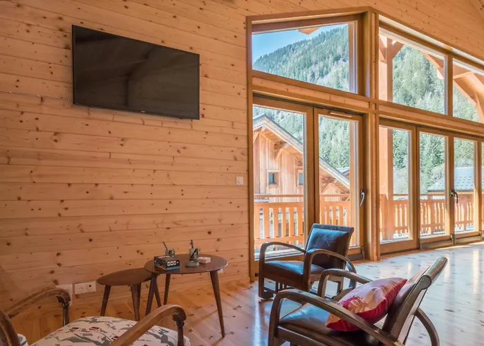 Large For 10 With Beautiful Garden Chamonix