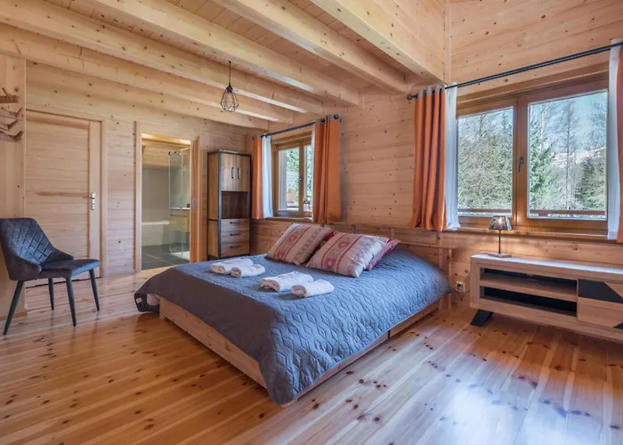 Large For 10 With Beautiful Garden Chalet *